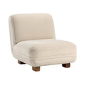 **Minimalistische fauteuil met houten poten**